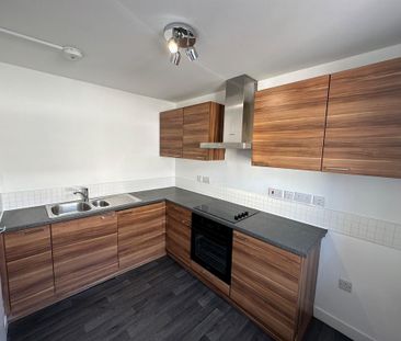2 bedroom flat to rent - Photo 2