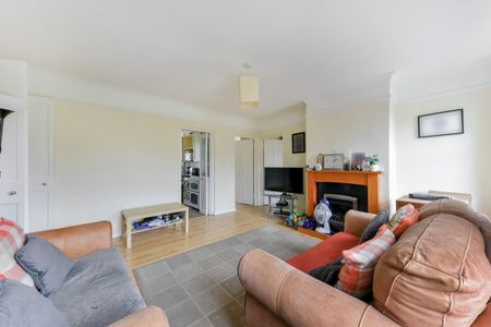 Green Lane, Morden, SM4 - Photo 2