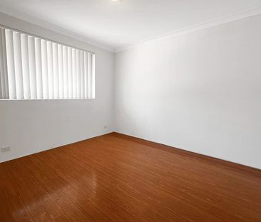 Charming, Comfortable And Convenient Two-Bedroom Unit Close to Kogarah - Photo 4