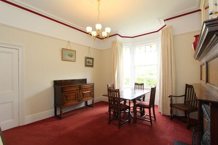 5 bedroom detached house to rent - Photo 4