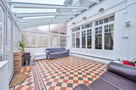 3 bedroom flat to rent - Photo 2