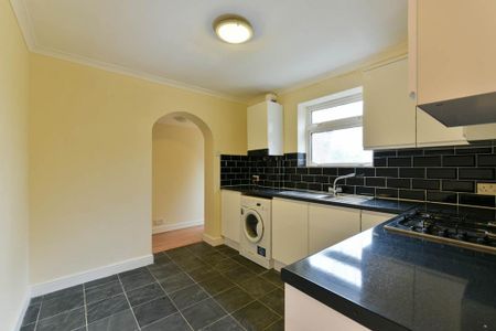 3 bedroom maisonette to rent - Photo 4