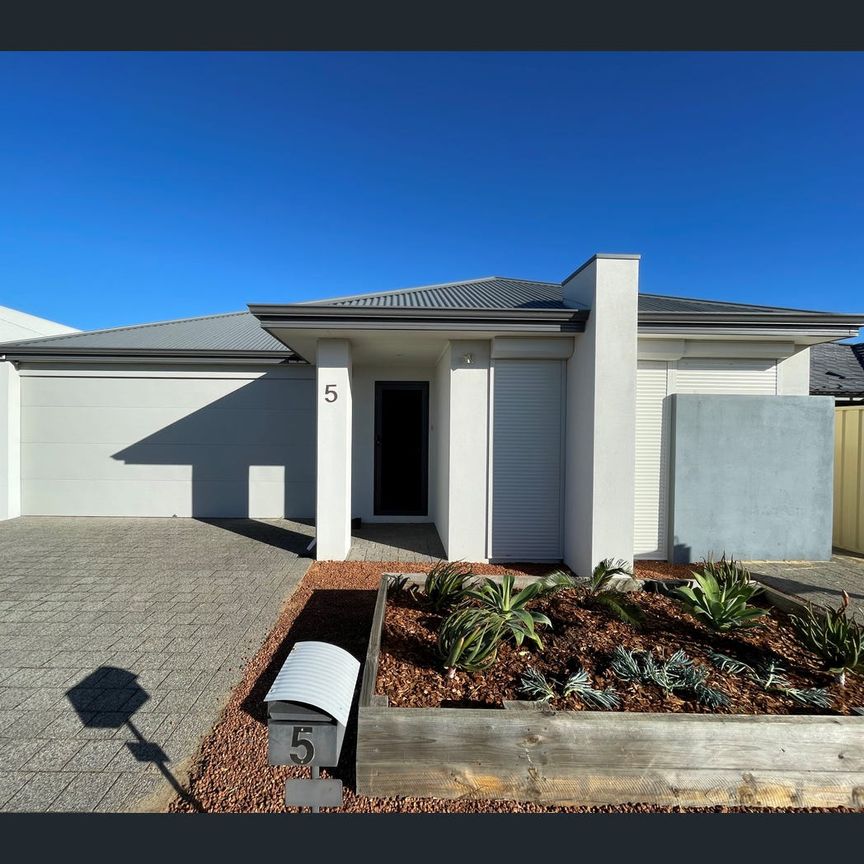 8 Helena Crescent, Thornlie, WA 6108 - Photo 1