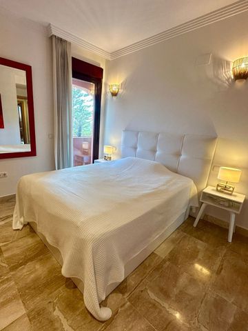 Middle Floor Apartment in Estepona - Photo 3