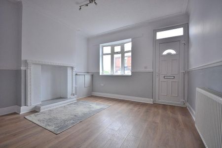 3 bedroom semi-detached house to rent - Photo 2