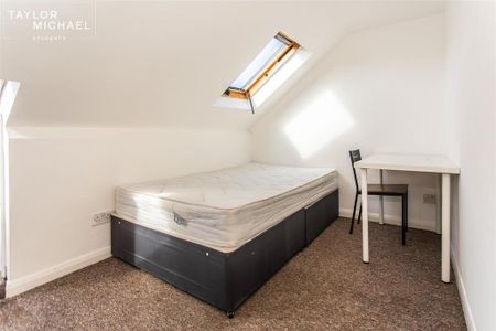 7 bedroom terraced house to rent - Photo 3