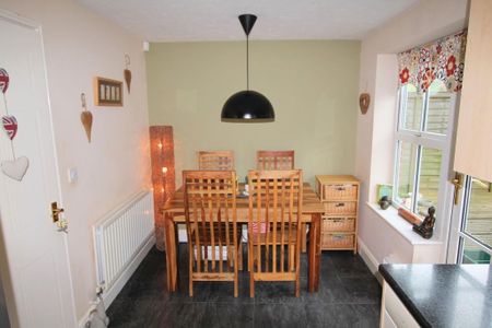 2 bedroom terraced house to rent - Photo 2