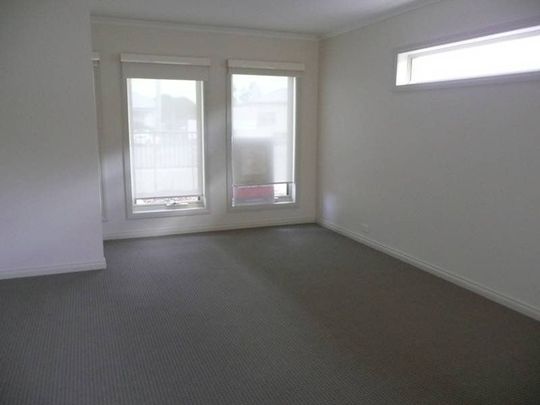 MODERN UNIT - CLOSE TO TOWN - Photo 1