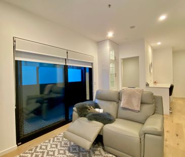 Easy care, utterly modern, and fully furnished- MOVE IN NOW - Photo 2