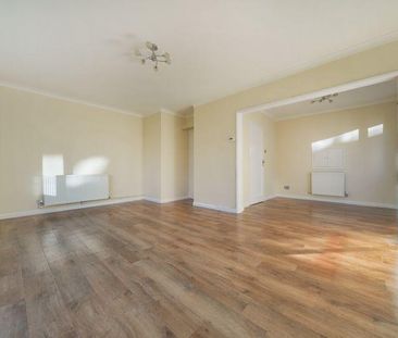 2 bedroom maisonette to rent - Photo 2