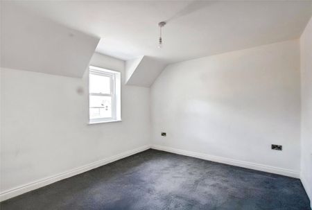 4 bedroom detached house to rent - Photo 3