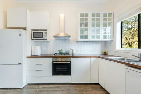 NEAT AND TIDY 3 BEDROOM HOME WITH HOME OFFICE - Photo 3