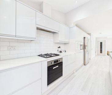 3 bedroom terraced house to rent - Photo 6