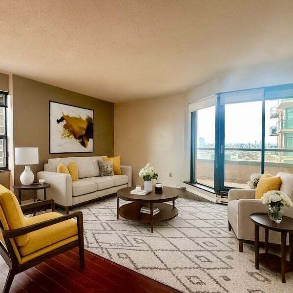 556 Laurier Avenue West Unit 1706 - Photo 1