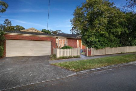 11 Simla St , MITCHAM - Photo 3