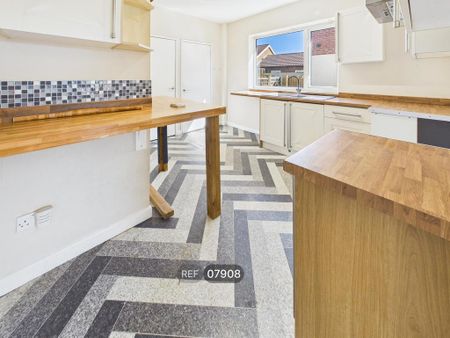 3 bedroom detached bungalow to rent - Photo 5