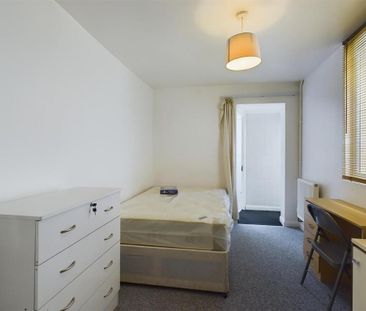 5 bedroom terraced house to rent - Photo 3