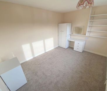 3 bedroom detached house to rent - Photo 4
