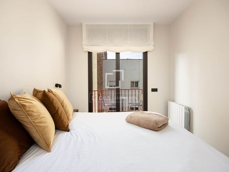 Excellent 2 Bedroom apartment with 8m² terrace for rent in Gràcia, Barcelona - Photo 4