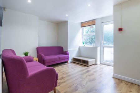 5 WINSTANLEY TERRACE Leeds - LS6 1DS - Photo 2