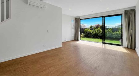 SHIRLEY - 2 STOREY, 3 BEDROOM, 2 HEATPUMPS, SINGLE INTERNAL ACCESS GARAGE - Photo 4