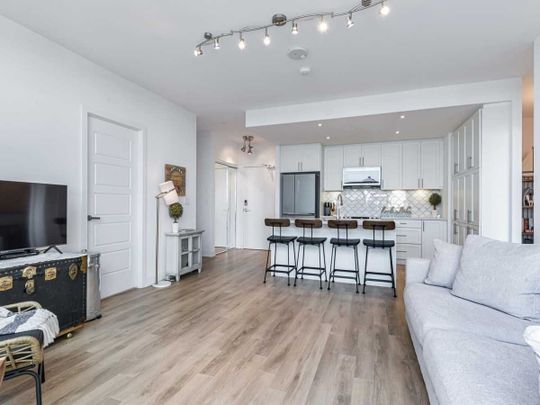 For Lease - 375 Sea Ray Avenue Unit# 413, Innisfil, Ontario - Photo 1