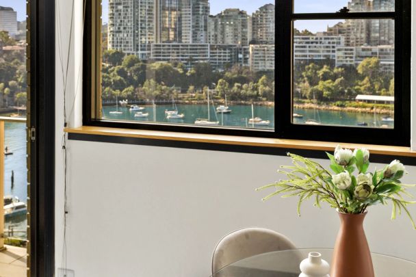 Lavender Bay views in prime waterfront tower - Photo 1