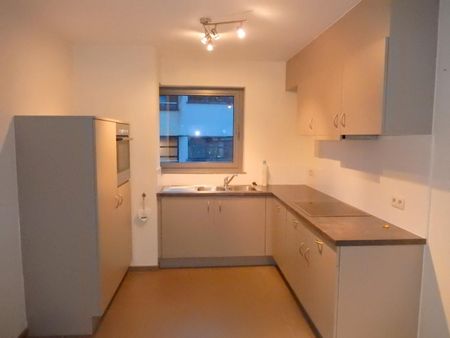 Gezellig 2-slaapkamer app. in het hartje van Erembodegem - Photo 3