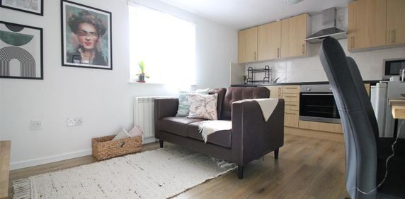 Conway Road, Whitton, Hounslow - Photo 2