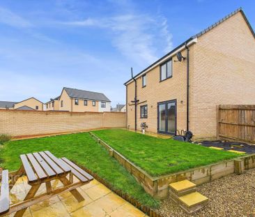 4 bedroom detached house to rent - Photo 3