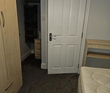 5 bedroom terraced house to rent - Photo 5