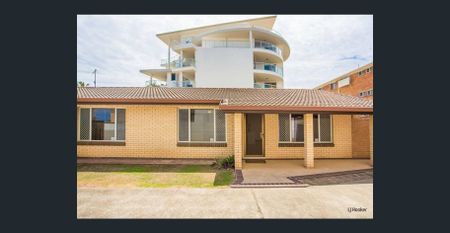 Walk to the River – Low-Maintenance Living in Central Tweed Heads - Photo 3