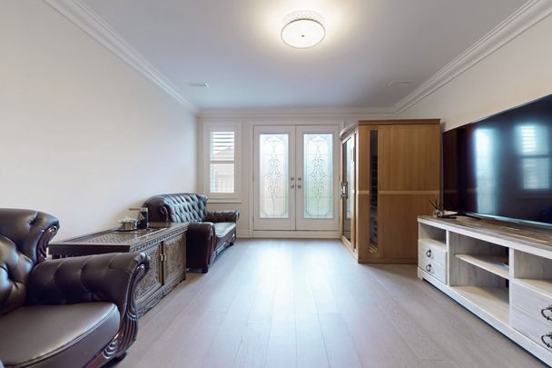 For Lease - 20 Giardina Crescent, Richmond Hill, Ontario - Photo 1