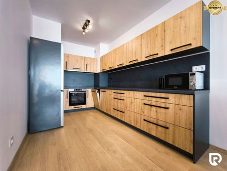 RentHub | Moderný 2-izb. byt | Parkovanie | Na Majeri | Malacky – Fotografia 3