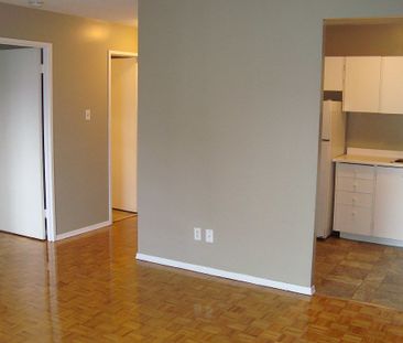 Minutes to Bayshore Shopping Centre; Easy Access to the Queensway - Photo 4