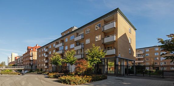 Västra Åsgatan, Eskilstuna - Photo 2