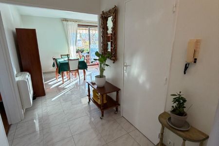 NOUVEAUTE - APT T3 COEUR DU CENTRE VILE SALON DE PCE - Photo 2