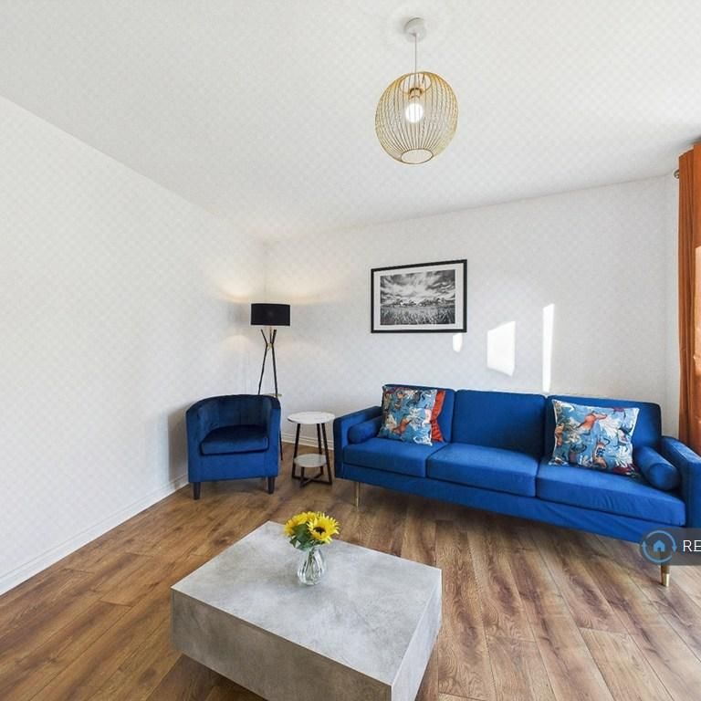 5 bedroom semi-detached house to rent - Photo 1