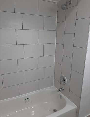 For Lease - 21 Humheller Road Unit# Main, Toronto, Ontario - Photo 2