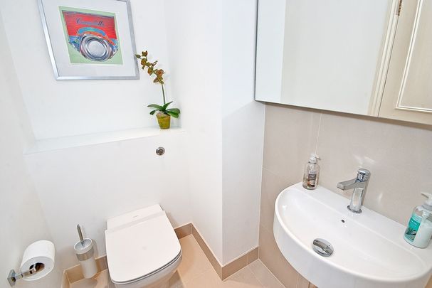 Ennismore Gardens, Knightsbridge SW7 - Photo 1