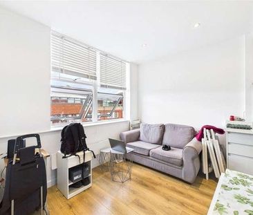 Victoria Road, Farnborough, Hampshire, GU14 - Photo 1