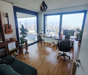 Cozy Modern Penthouse - Photo 4