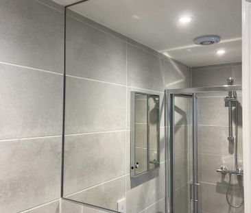 1 bedroom in a flat share to rent - Photo 6