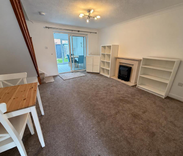 2 bedroom mews to rent - Photo 1