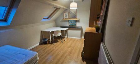 1 bedroom in a house share to rent - Photo 3