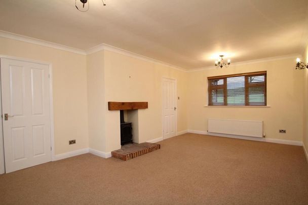 2 bedroom bungalow to rent - Photo 1