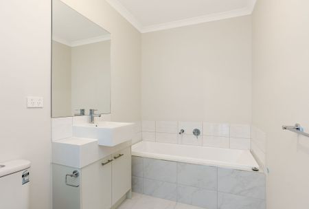 2 Toby Place, Mooroolbark - Photo 3