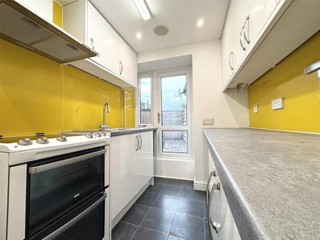 3 bedroom terraced house to rent - Photo 3