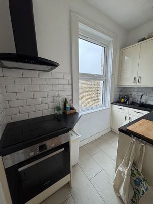 1 Bed Flat, Clapham Road, SW9 - Photo 1
