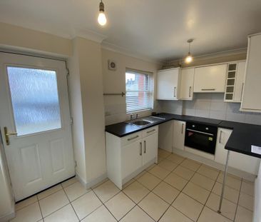 3 bedroom terraced house to rent - Photo 5